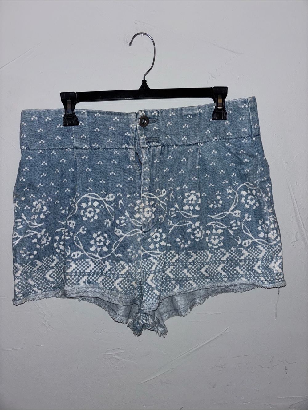 Lee White Floral Print Light Blue Denim Shorts